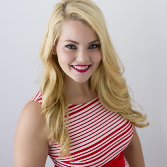 Meet your Posher, Nicole - Picture 1 of 1